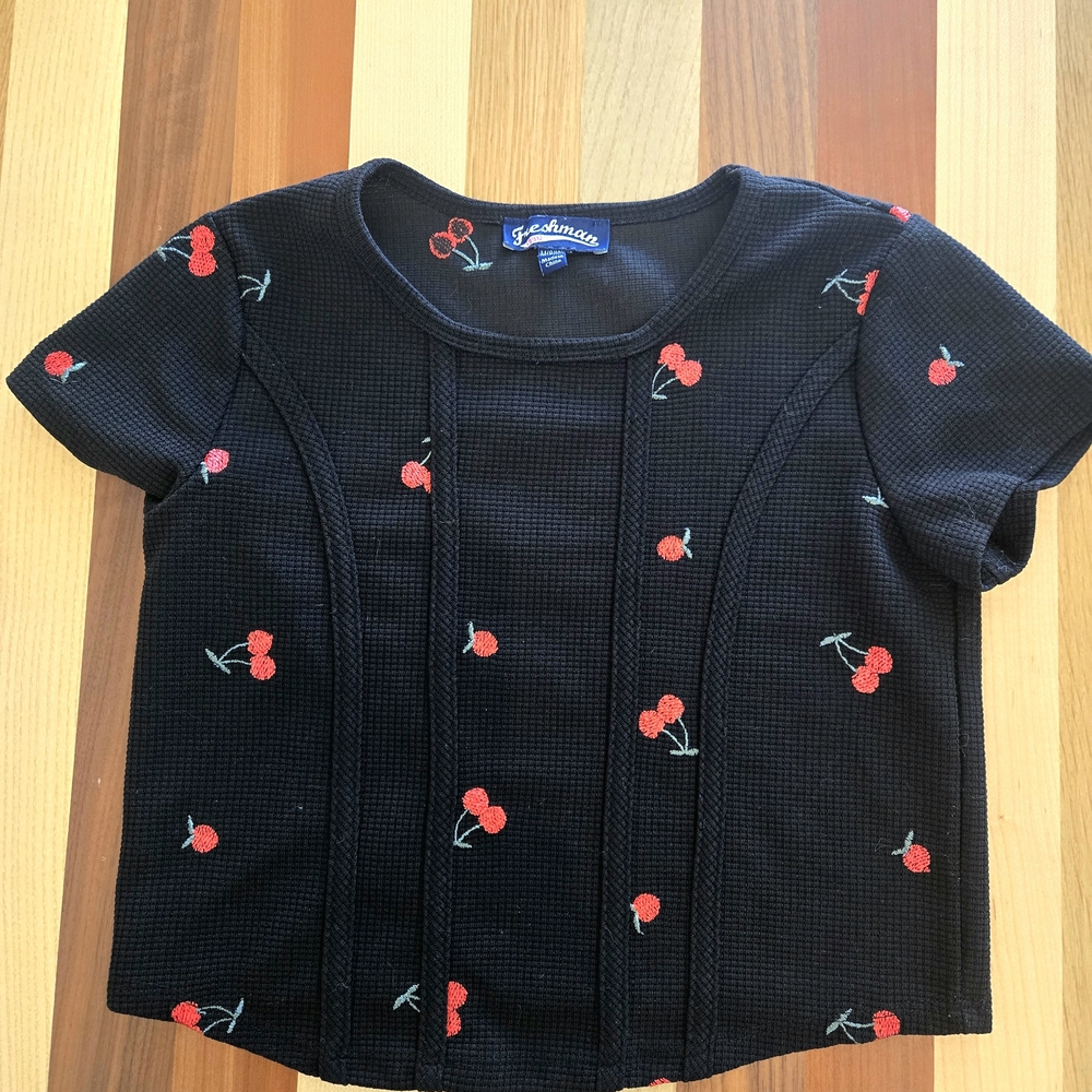 Freshman Black Cherry Embroidered Tee Size M 8-10 Girls